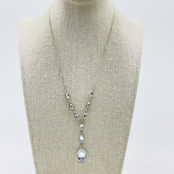 Avon Signed NR Y Drop Necklace Silver Tone Pear Shape Rhinestones Bridal Wedding - Picture 7 of 7